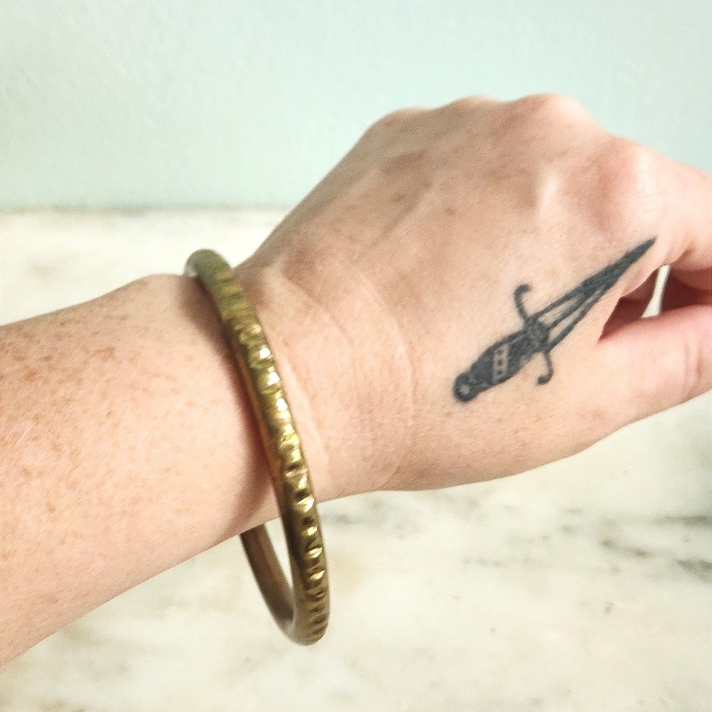 Vintage Brass Bangle Bracelet Scalloped Wavy Edge Textured Gold Tone Stackable